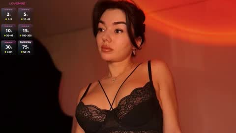 Hloya online show from December 2024 03:49:02 PM