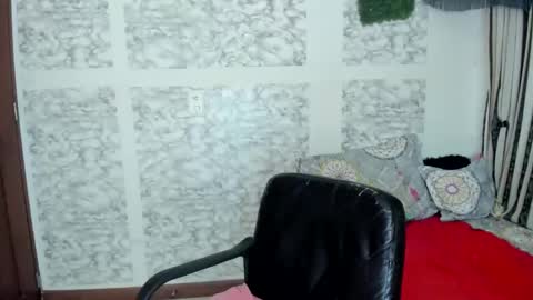 Snapshot of julybravo chatting on June 2026 11:00:01 PM juliana online show from June 2026 11:00:01 PM