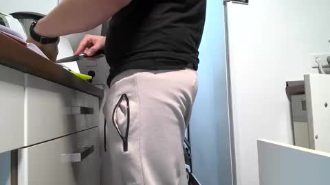 julzzy21 online show from November 2025 07:17:01 PM