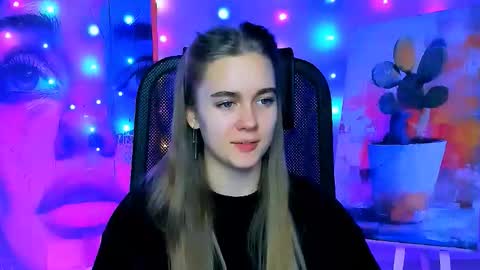 junewoods online show from December 2025 06:30:02 AM