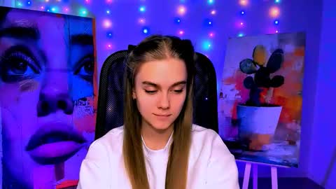 junewoods online show from February 2026 12:20:01 PM