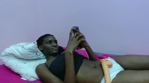 just ebonee online show from December 2025 01:14:01 AM