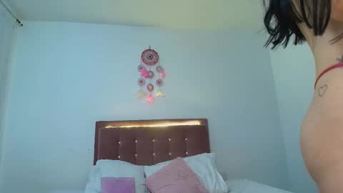 Snapshot of just_isa chatting on December 2025 04:16:01 PM Isa y Luci online show from December 2025 04:16:01 PM