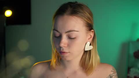 Alexa online show from February 2025 09:28:01 PM