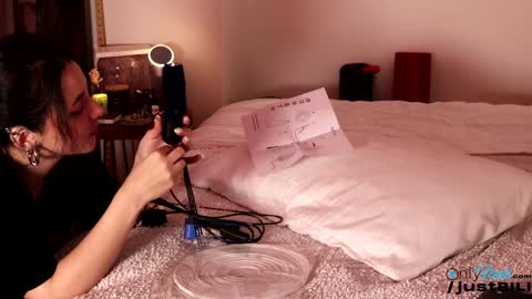 Snapshot of justbecauseiloveit chatting on January 2025 08:20:02 AM Billie B William online show from January 2025 08:20:02 AM