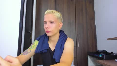 justin_biker online show from November 2025 11:43:02 AM