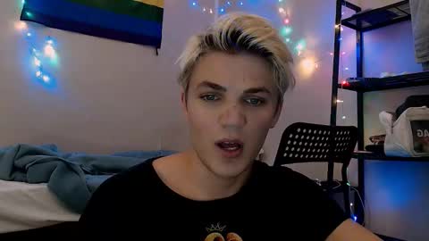 Snapshot of justin_cutie chatting on December 2025 04:59:02 PM U bf Justin online show from December 2025 04:59:02 PM