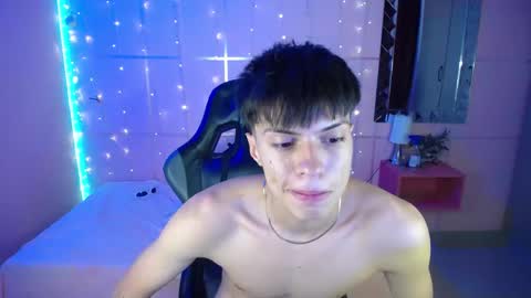 Snapshot of justin_grayy_ chatting on September 2025 08:42:01 PM Justin online show from September 2025 08:42:01 PM