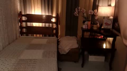 Snapshot of justine_hunk chatting on April 2026 06:14:02 AM justine_hunk online show from April 2026 06:14:02 AM