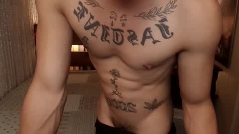 Snapshot of justine_hunk chatting on April 2026 06:05:02 PM justine_hunk online show from April 2026 06:05:02 PM