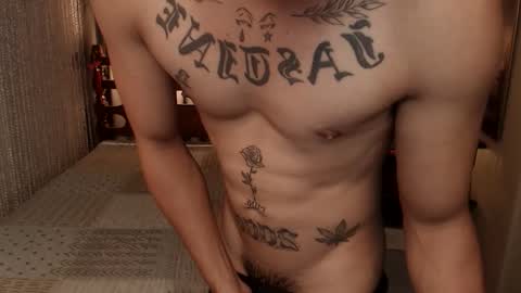 Snapshot of justine_hunk chatting on May 2026 06:37:01 PM justine_hunk online show from May 2026 06:37:01 PM