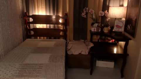 Snapshot of justine_hunk chatting on May 2026 06:43:02 AM justine_hunk online show from May 2026 06:43:02 AM