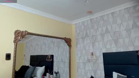 Justine online show from February 2025 04:05:02 AM