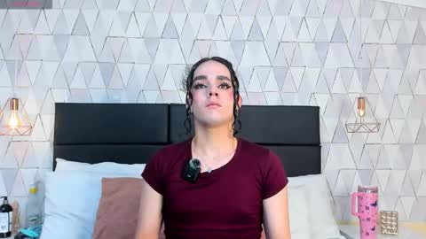 Justine online show from November 2025 03:31:01 AM