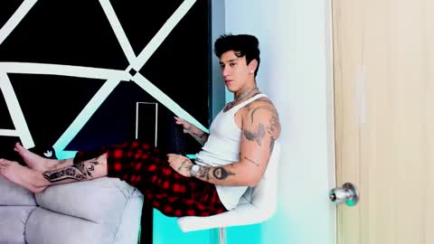 justinfuller_31 online show from October 2025 09:25:01 PM