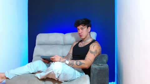 justinfuller_31 online show from December 2025 03:30:01 PM