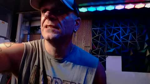 Snapshot of justinmoore1987 chatting on June 2026 06:27:01 AM justinmoore1987 online show from June 2026 06:27:01 AM