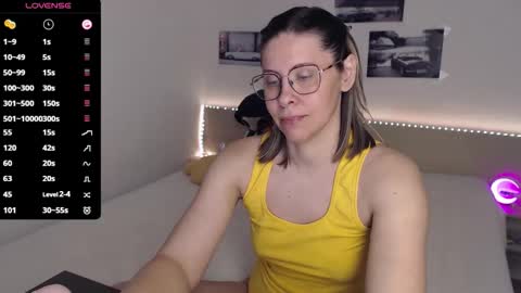 Julie online show from April 2026 04:12:01 AM