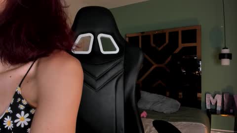 Mia online show from March 2026 03:34:02 AM