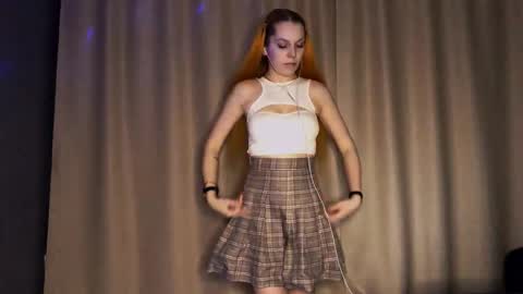 Lina online show from October 2025 09:12:02 PM