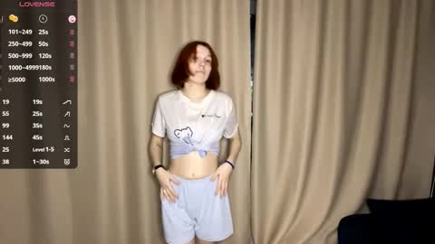 Lina online show from November 2025 07:57:01 PM