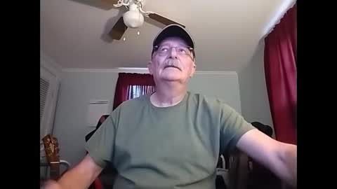 Snapshot of kabriggs136 chatting on December 2024 09:57:01 PM kabriggs136 online show from December 2024 09:57:01 PM