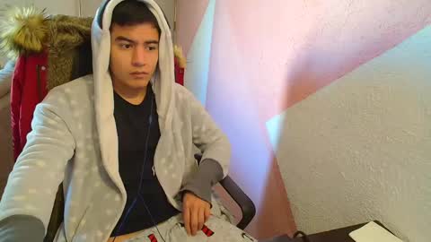 kael_art_d online show from December 2024 04:16:02 PM