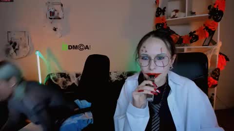 kaela_spell_ online show from October 2025 07:14:02 PM