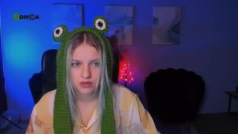 kaela_spell_ online show from November 2025 10:25:02 AM