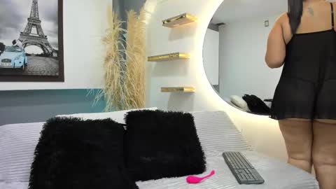 Antonella online show from November 2025 04:56:01 AM