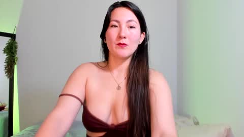 Snapshot of kaguyahara chatting on February 2025 06:19:01 PM ChloeIndependient model online show from February 2025 06:19:01 PM