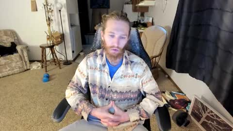 Kaiku77 online show from November 2025 06:18:02 PM