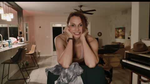 Kailee Smile online show from December 2025 04:07:02 AM