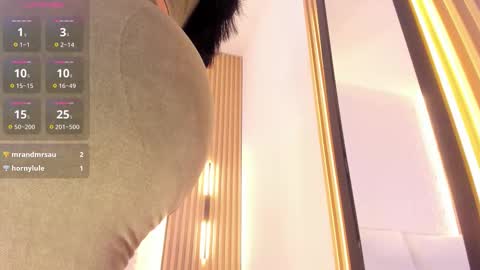 Kailyn online show from October 2025 01:44:01 PM