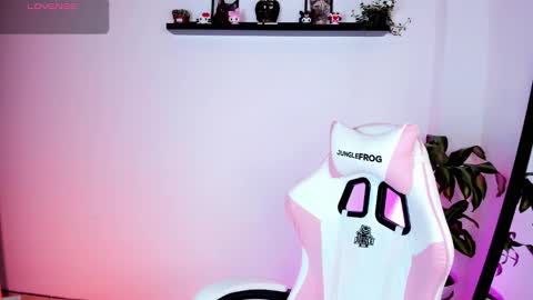 Kali Ka Please help me with your thumbs up its important   dont forget my birthday on October 26 online show from October 2025 06:17:02 PM