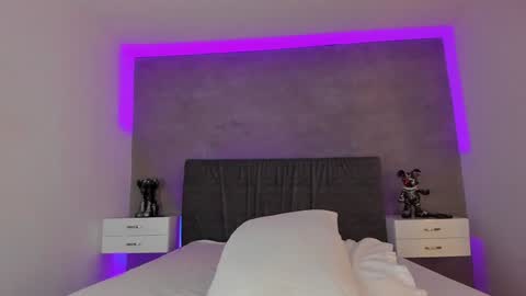 Carolina   online show from December 2024 06:16:01 PM