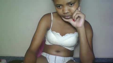 kamillah69 online show from February 2026 05:03:02 PM