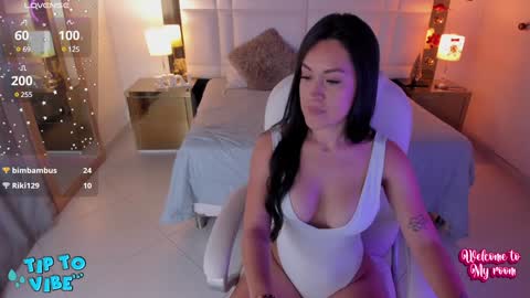 Snapshot of kamillaxx chatting on December 2024 05:29:01 PM Kamila online show from December 2024 05:29:01 PM