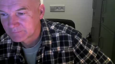 Robbie online show from January 2025 05:23:01 AM