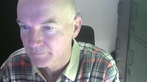 Robbie online show from December 2025 06:20:02 AM