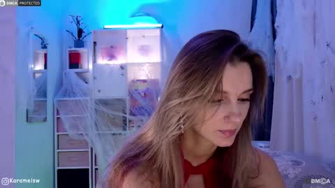 Snapshot of karamelsw chatting on November 2025 11:16:01 PM Julia online show from November 2025 11:16:01 PM