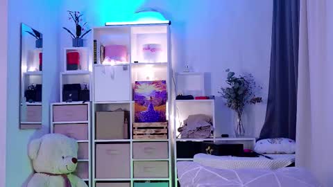 Snapshot of karamelsw chatting on November 2025 02:06:02 AM Julia online show from November 2025 02:06:02 AM