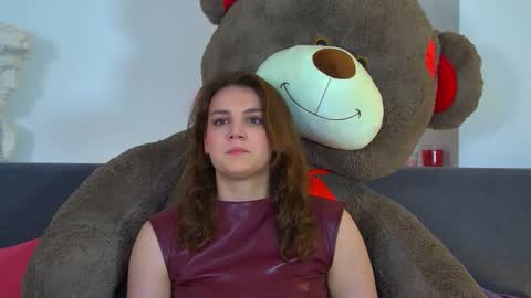 Karen online show from September 2025 06:30:02 PM