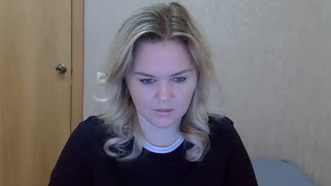 Snapshot of karennelsonx chatting on April 2026 07:41:01 AM karennelsonx online show from April 2026 07:41:01 AM