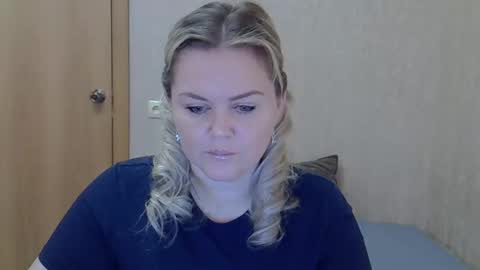 Snapshot of karennelsonx chatting on May 2026 10:12:02 AM karennelsonx online show from May 2026 10:12:02 AM