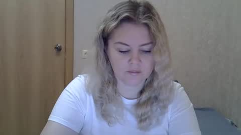 Snapshot of karennelsonx chatting on May 2026 08:32:02 AM karennelsonx online show from May 2026 08:32:02 AM