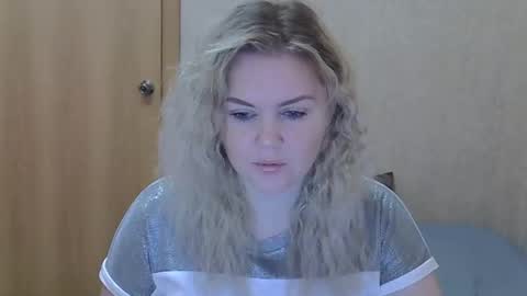 Snapshot of karennelsonx chatting on May 2026 11:17:01 AM karennelsonx online show from May 2026 11:17:01 AM