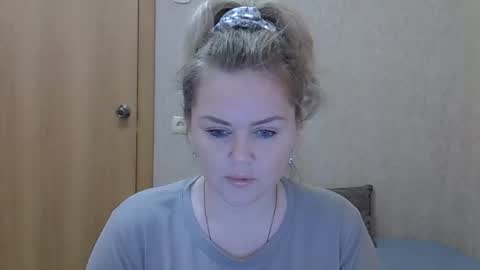 Snapshot of karennelsonx chatting on May 2026 12:00:02 PM karennelsonx online show from May 2026 12:00:02 PM