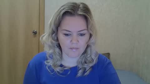 Snapshot of karennelsonx chatting on May 2026 08:10:02 AM karennelsonx online show from May 2026 08:10:02 AM