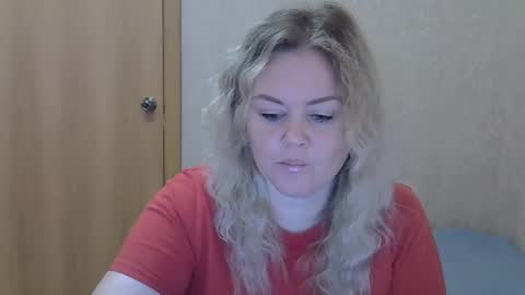 Snapshot of karennelsonx chatting on May 2026 12:23:01 PM karennelsonx online show from May 2026 12:23:01 PM